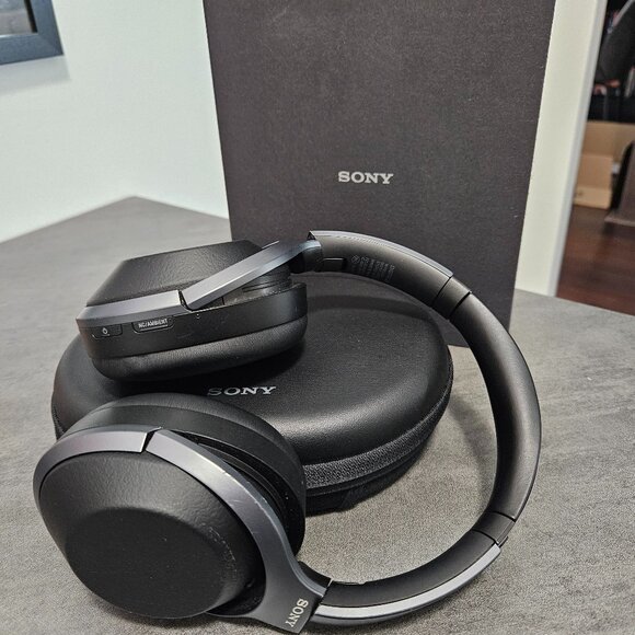 Sony Wireless Noise Canceling Stereo Headphones (WH1000XM2) - Picture 2 of 14
